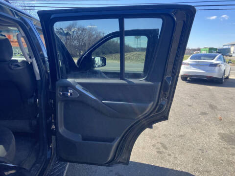 2006 Nissan Pathfinder LE