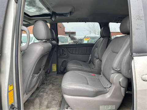 2005 Toyota Sienna XLE Limited 7 Passenger