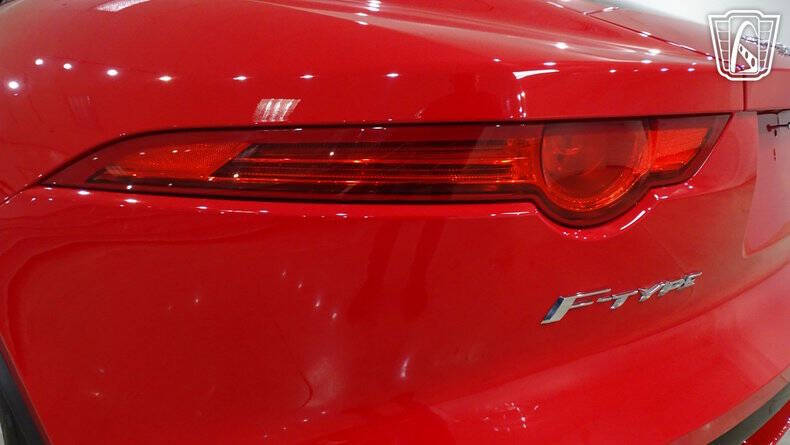 2016 Jaguar F-TYPE R