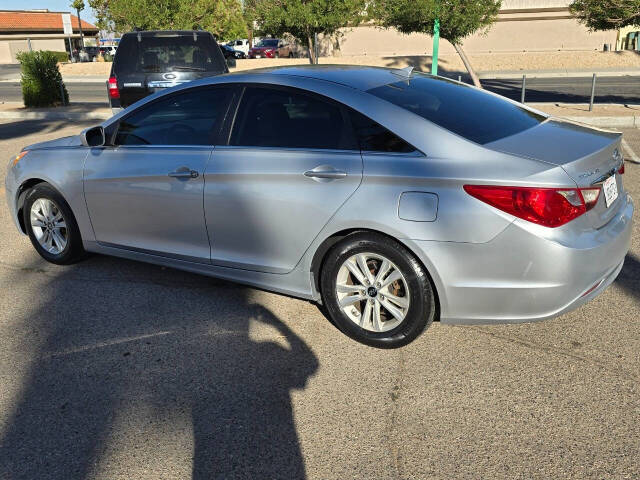 2013 Hyundai SONATA for sale at DOUBLE DEUCE AUTO in Hesperia, CA