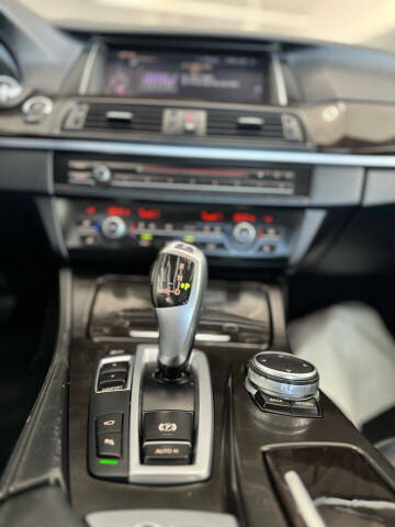 2015 BMW 5 Series 528i