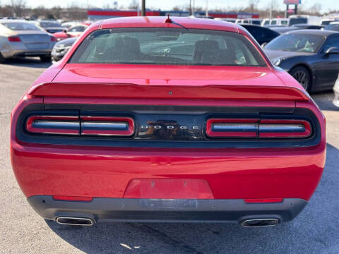 2015 Dodge Challenger SXT Plus