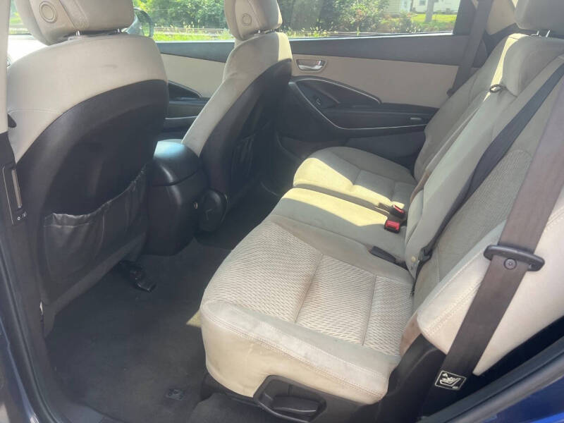 2017 Hyundai Santa Fe SE