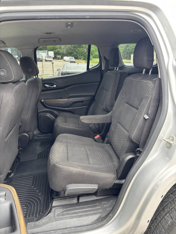 2017 GMC Acadia SLE-2