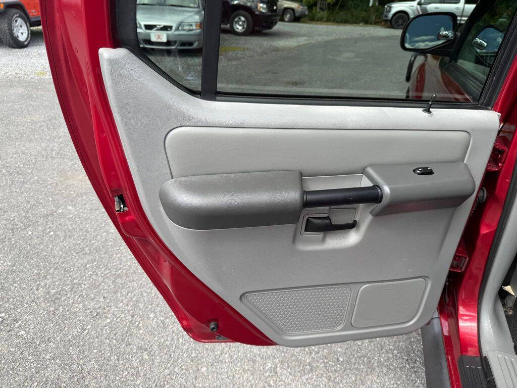 2003 Ford Explorer Sport Trac 32