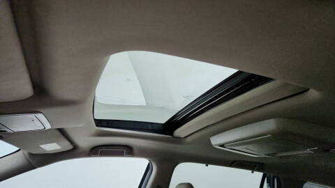 2022 Honda Pilot Touring w/Rear Captain's Chairs