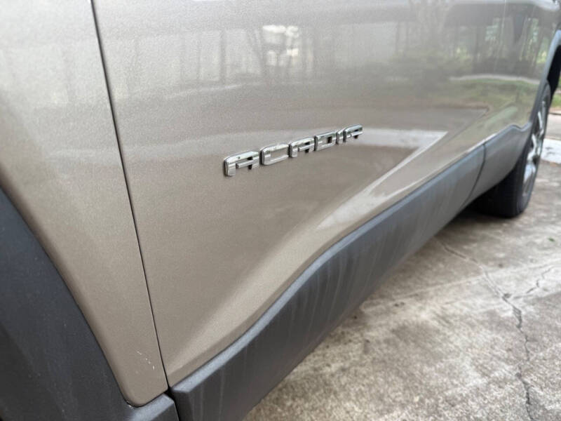 2022 GMC Acadia SLE