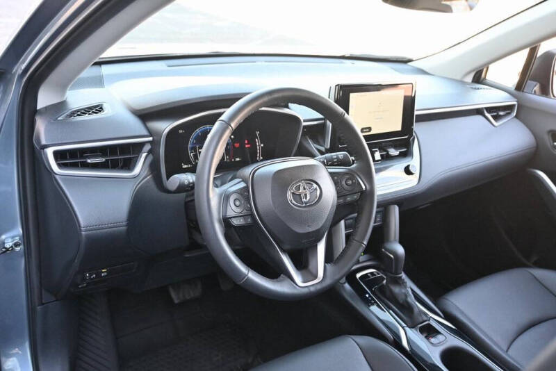 2024 Toyota Corolla Cross XLE