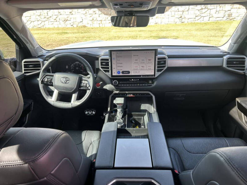 2023 Toyota Sequoia SR5