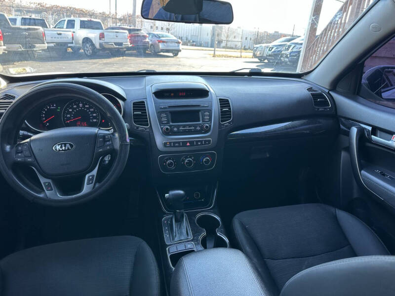 2015 Kia Sorento LX