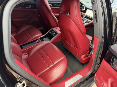 2017 Porsche Panamera 4S