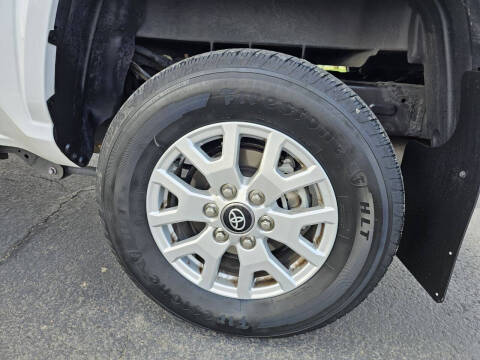 2024 Toyota Tacoma SR5