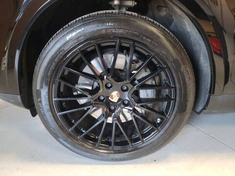 2023 Porsche Cayenne S