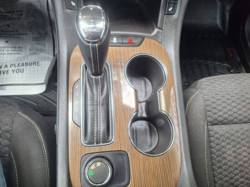 2017 GMC Acadia SLE-2