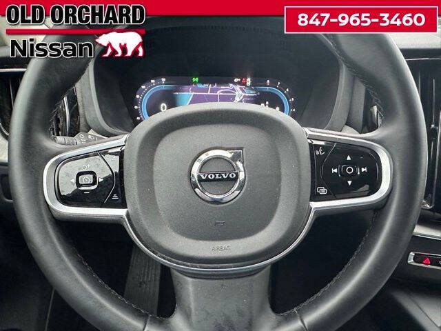 2025 Volvo XC60 B5 Plus Dark Theme