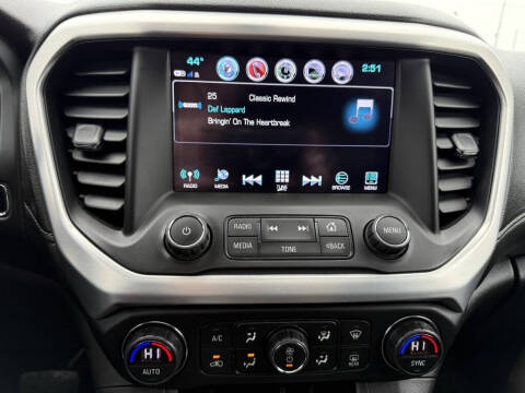 2017 GMC Acadia SLE-2