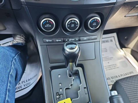 2013 Mazda MAZDA3 i Touring