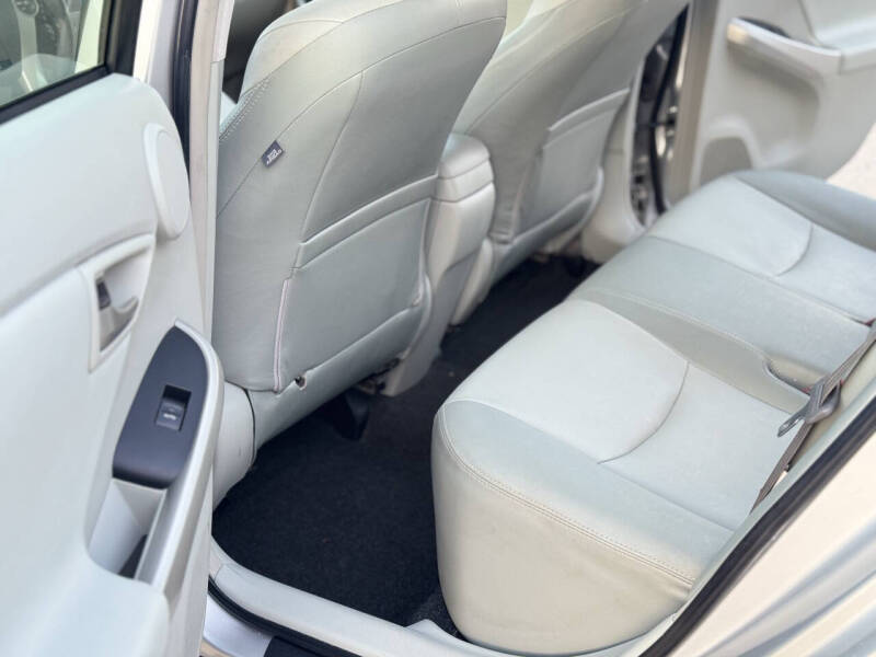 2013 Toyota Prius Four