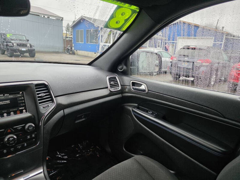 2018 Jeep Grand Cherokee Laredo