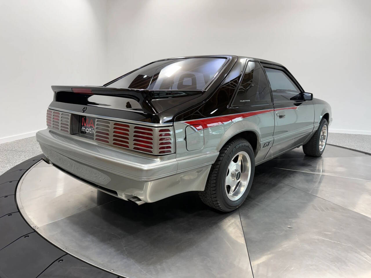 1986 Ford Mustang 13