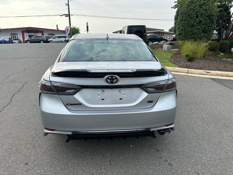 2024 Toyota Camry SE photo 9