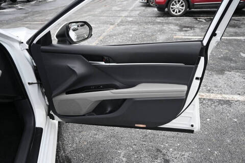 2019 Toyota Camry Hybrid LE