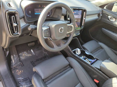 2024 Volvo XC40 B5 Plus Dark Theme