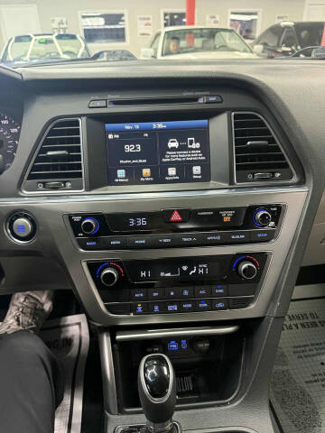2017 Hyundai Sonata Hybrid SE
