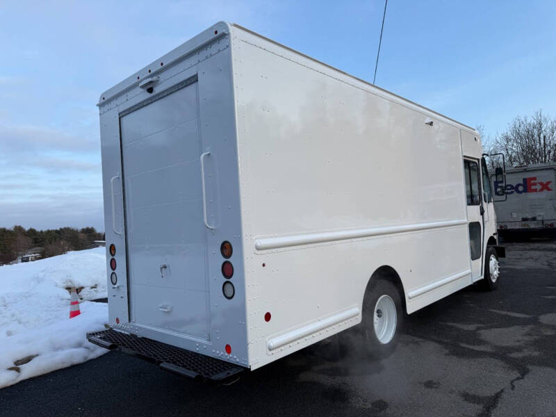 2020 Freightliner MT45 Chassis