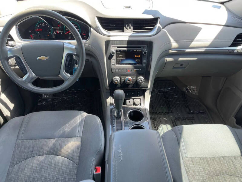 2017 Chevrolet Traverse LT