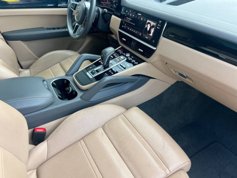 2023 Porsche Cayenne