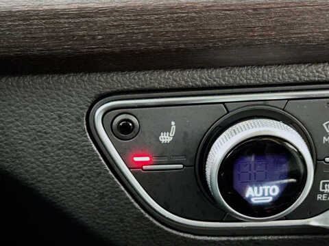 2022 Audi Q5 quattro Premium 40 TFSI