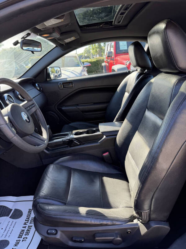 2005 Ford Mustang V6 Premium