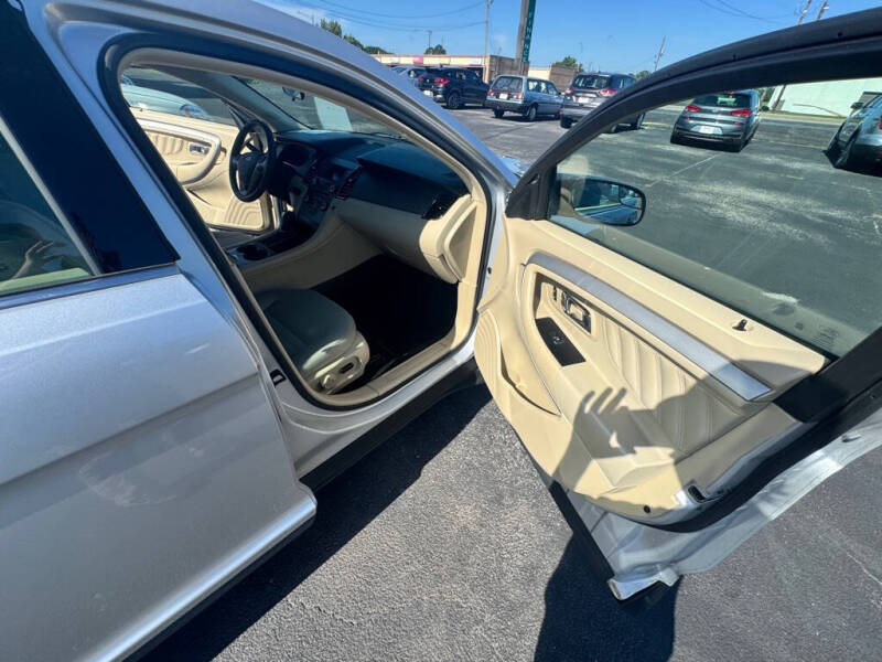 2018 Ford Taurus SE
