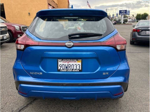 2023 Nissan Kicks SR