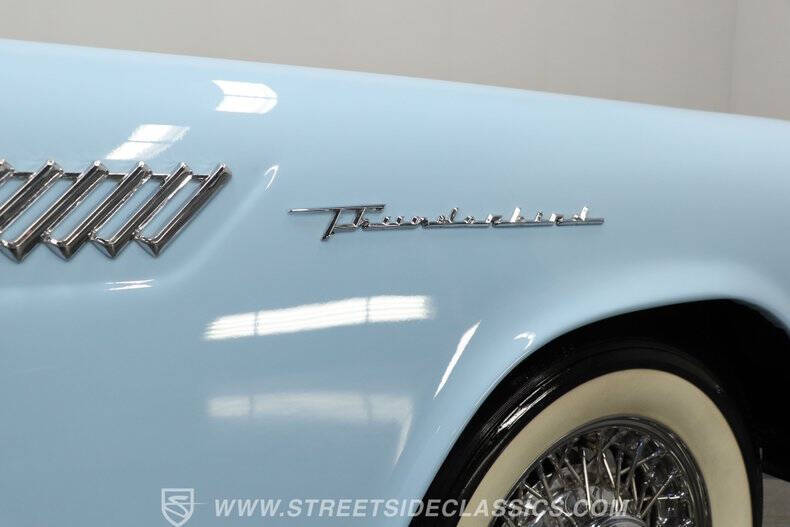 1957 Ford Thunderbird