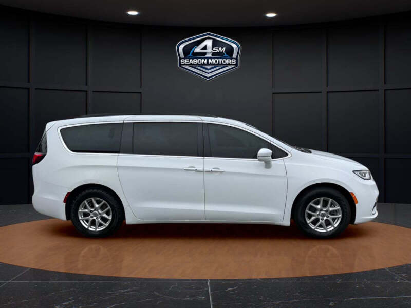 2022 Chrysler Pacifica Touring L