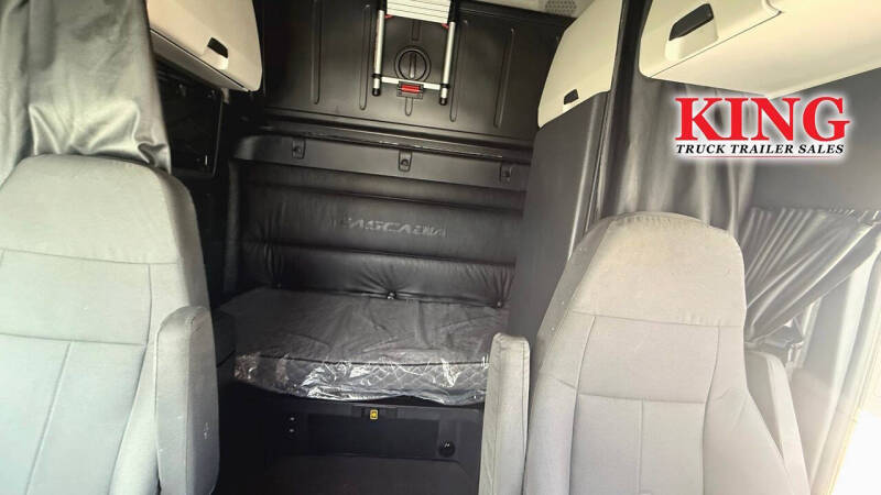 2024 Freightliner Cascadia