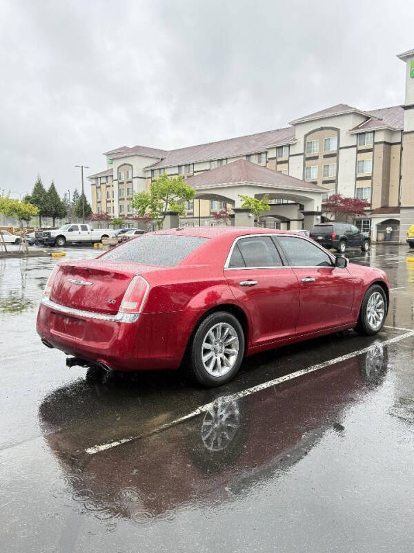 2012 Chrysler 300 Limited