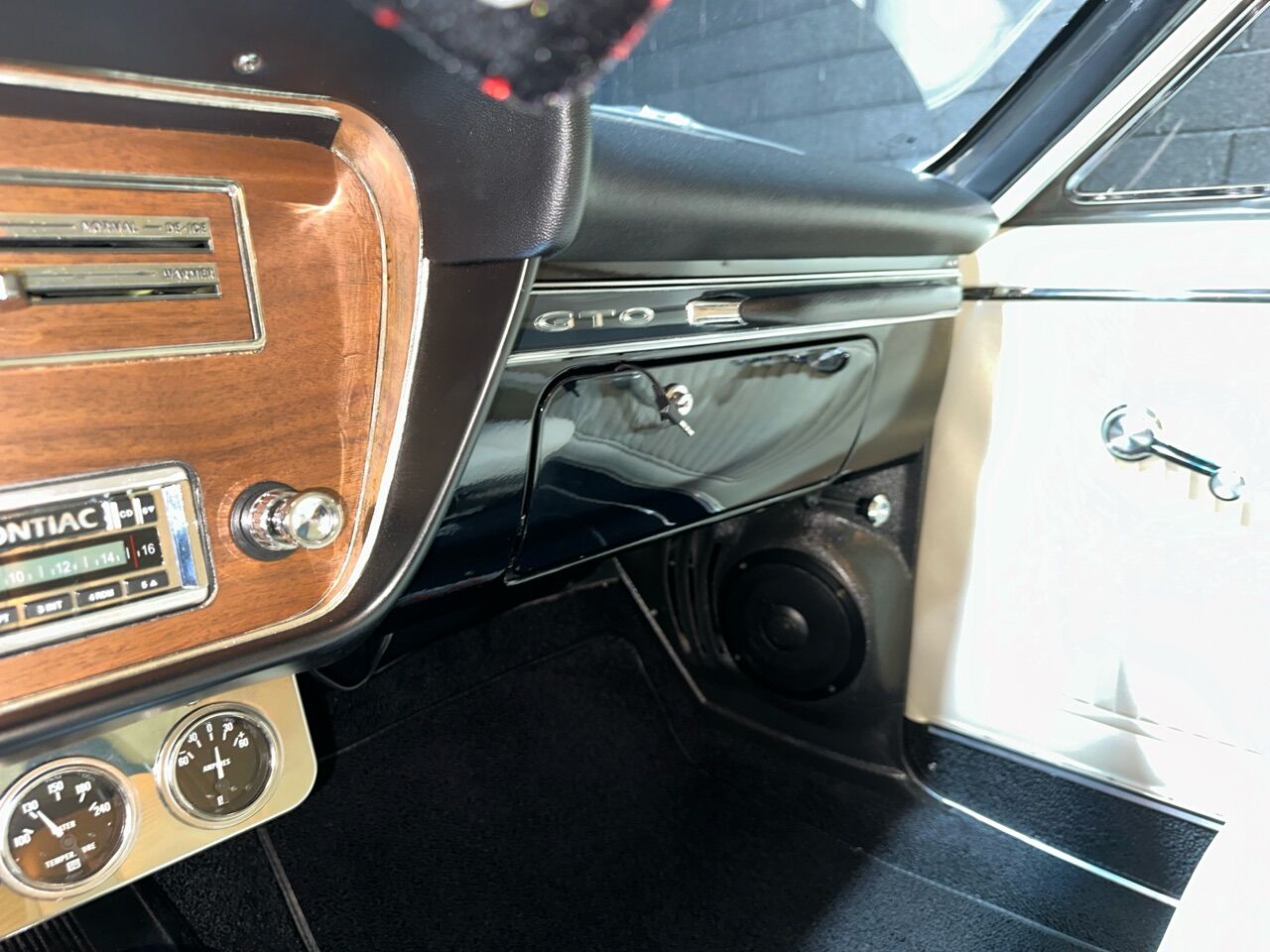1966 Pontiac GTO 24