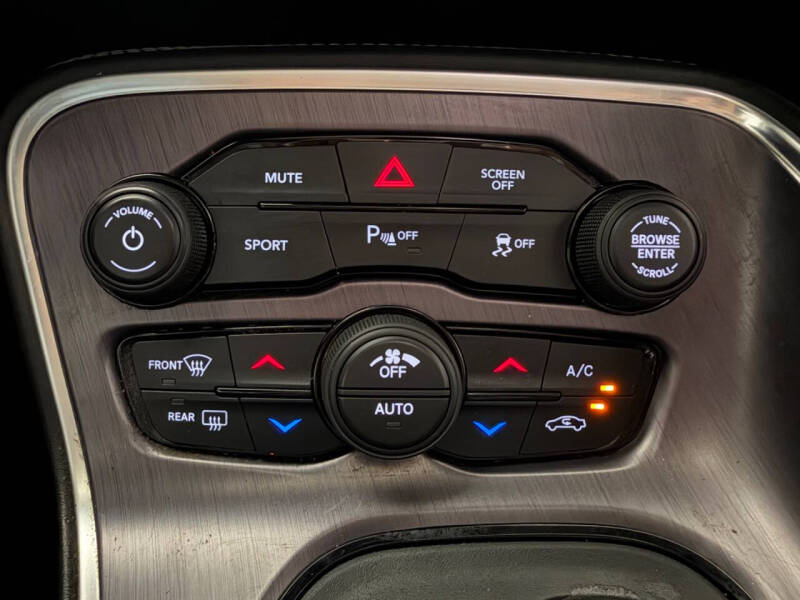 2018 Dodge Challenger SXT Plus