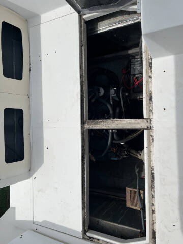 1990 Regal Commodore 265 Cabin Cruiser