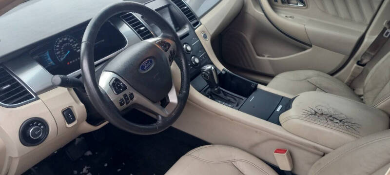 2015 Ford Taurus SEL