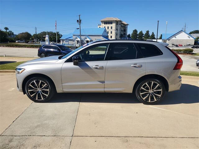 2025 Volvo XC60 B5 Plus Dark Theme