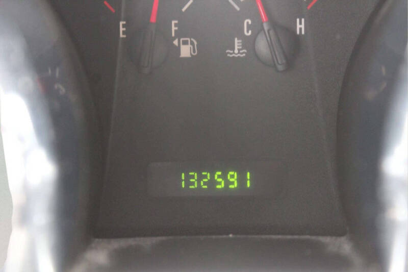 2005 Ford Mustang V6 Deluxe
