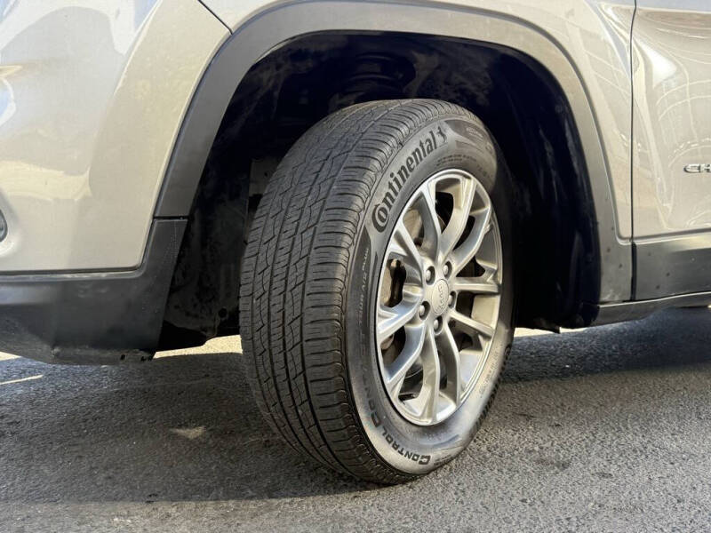 2019 Jeep Cherokee Latitude Plus