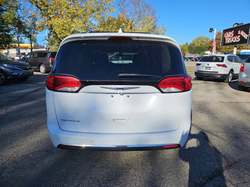 2020 Chrysler Pacifica Touring L