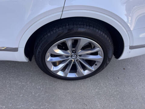 2017 Bentley Bentayga W12 First Edition