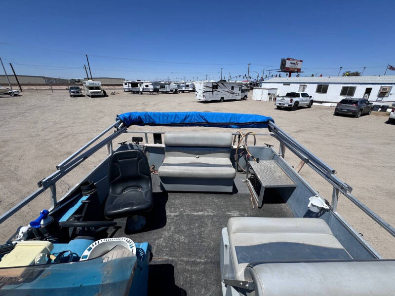 1989 Lowe Boats Pontoon 19