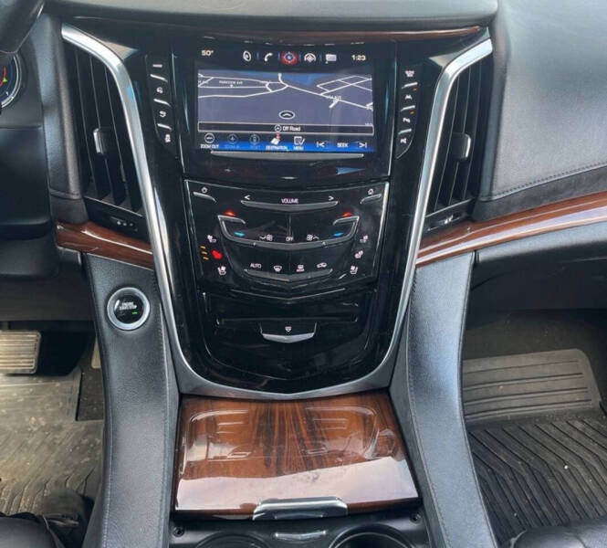 2017 Cadillac Escalade ESV Luxury